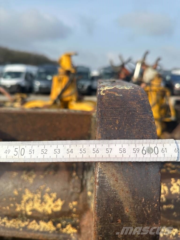 Tieflöffel mit Zähnen CW45 S | BKL: 40 - 50 t | ca Excavator