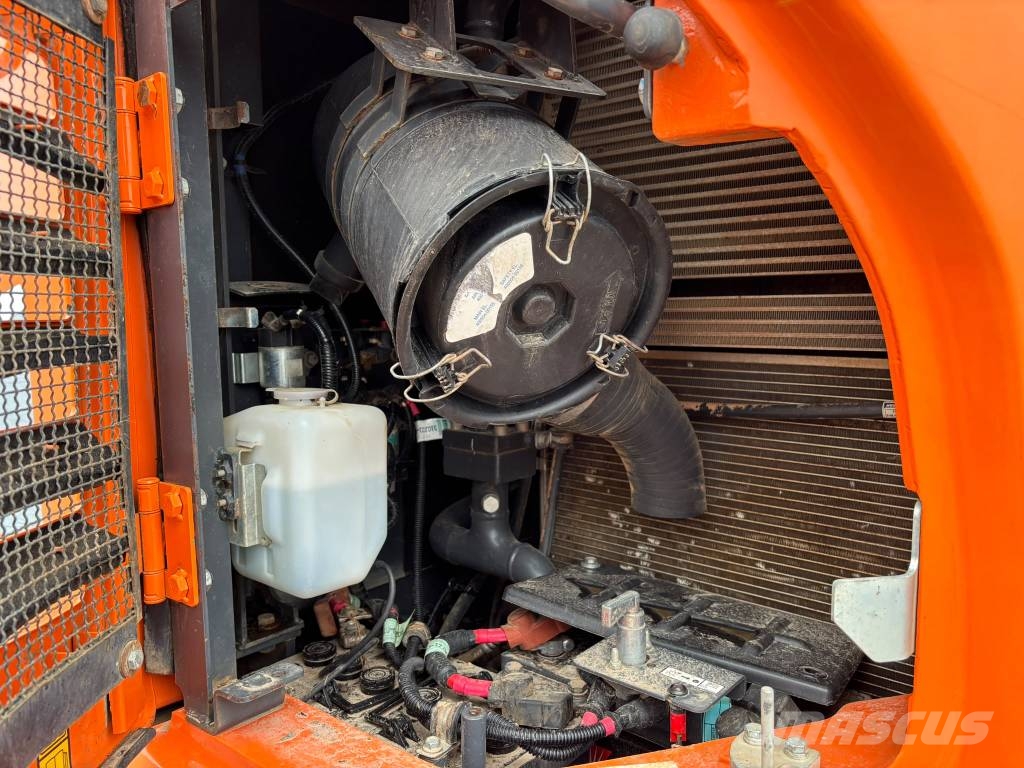 Doosan DX 140 LCR-5/ Kallistuva kauha, Pienet tunnit Telakaivukoneet