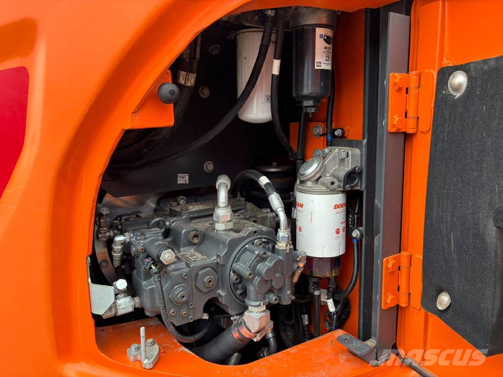 Doosan DX 140 LCR-5/ Kallistuva kauha, Pienet tunnit Telakaivukoneet