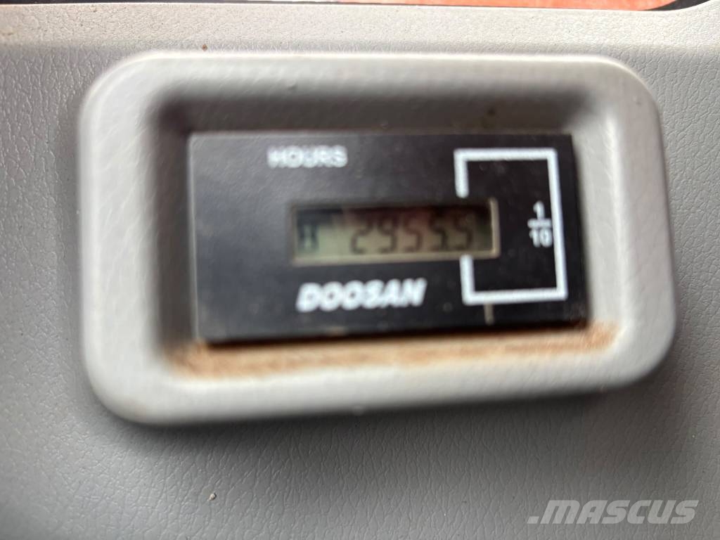 Doosan DX 140 LCR-5/ Kallistuva kauha, Pienet tunnit Telakaivukoneet