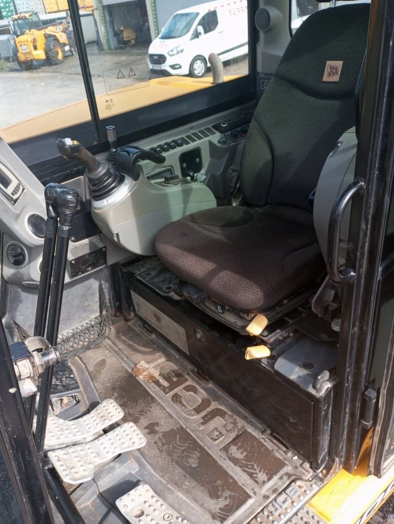 JCB 100 C-1 中型油圧ショベル 7t-12t(ユンボ・パワーショベル・バックホー)