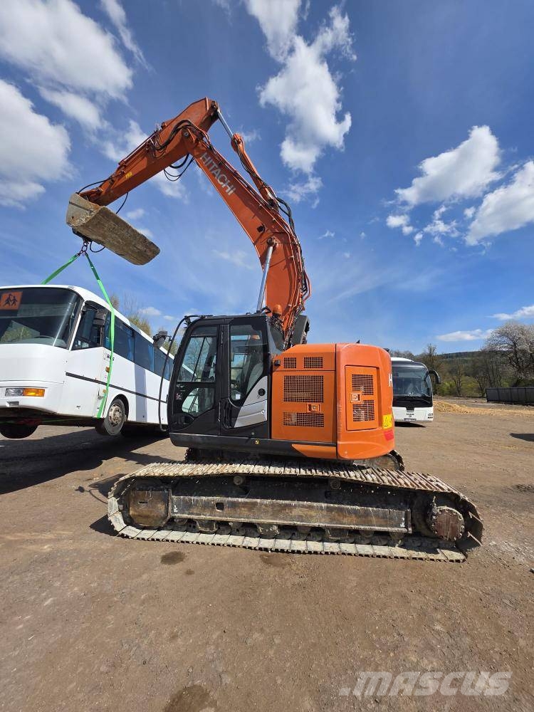 Hitachi ZX 225 US LC-6 Pásová rýpadla
