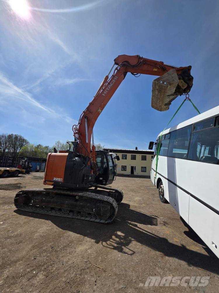 Hitachi ZX 225 US LC-6 Pásová rýpadla