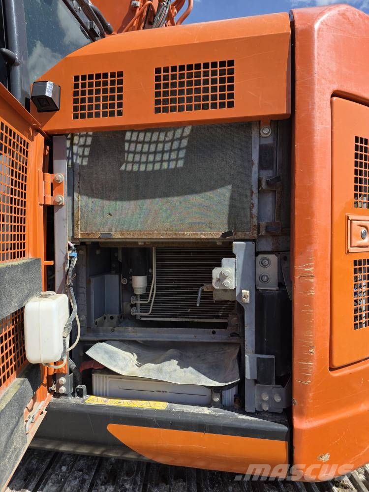 Hitachi ZX 225 US LC-6 Pásová rýpadla