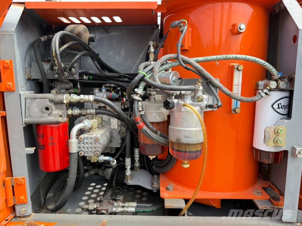 Hitachi ZX110-3 - Hammer Lines / Quick Coupler Excavadoras sobre orugas