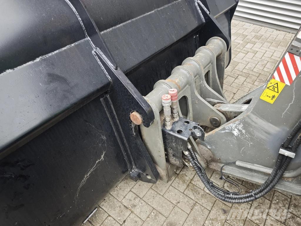 Sennebogen 355 E Teleskopiskie manipulatori