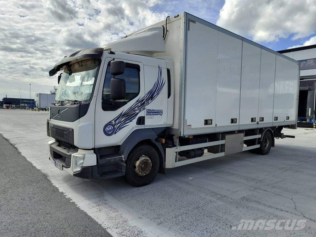 Volvo FL Camiones caja cerrada