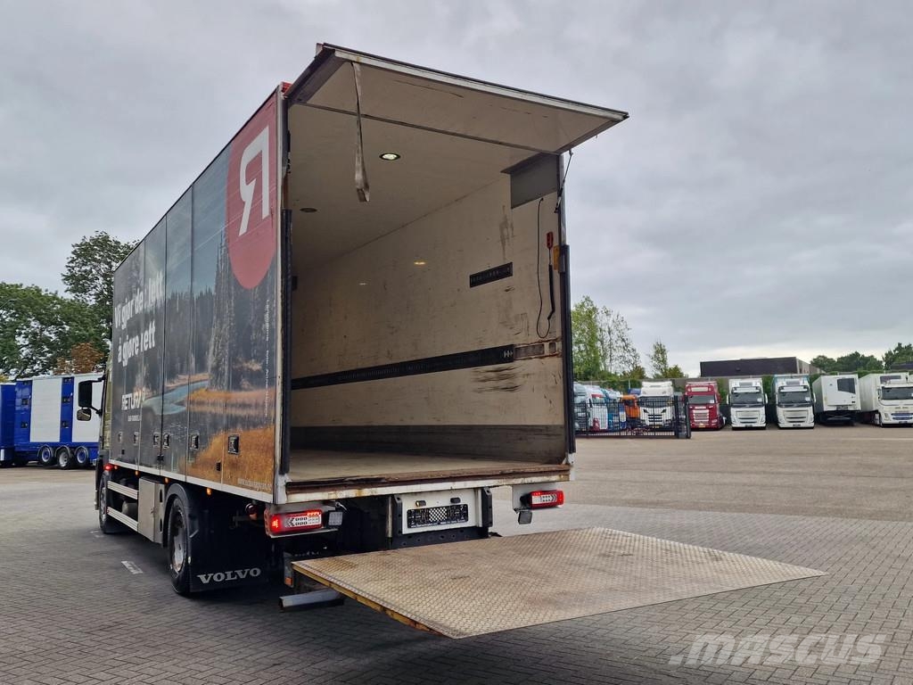 Volvo FM 370 Globetrotter 4x2 - Buggsbygg box with sided Bakwagens met gesloten opbouw