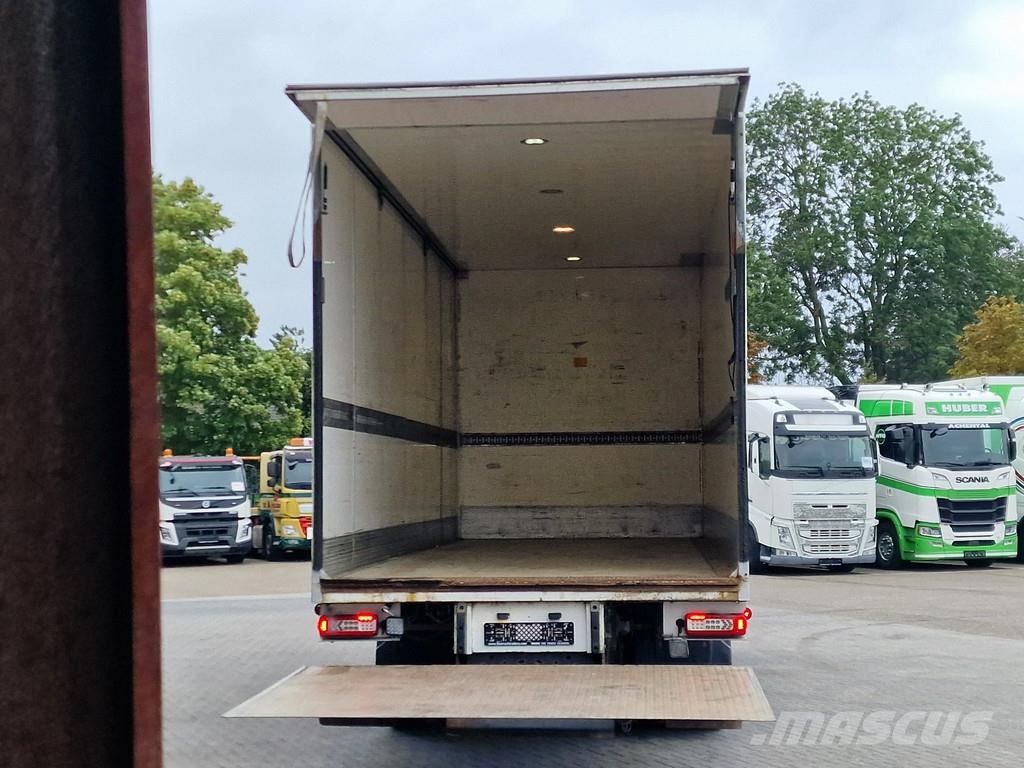 Volvo FM 370 Globetrotter 4x2 - Buggsbygg box with sided Bakwagens met gesloten opbouw