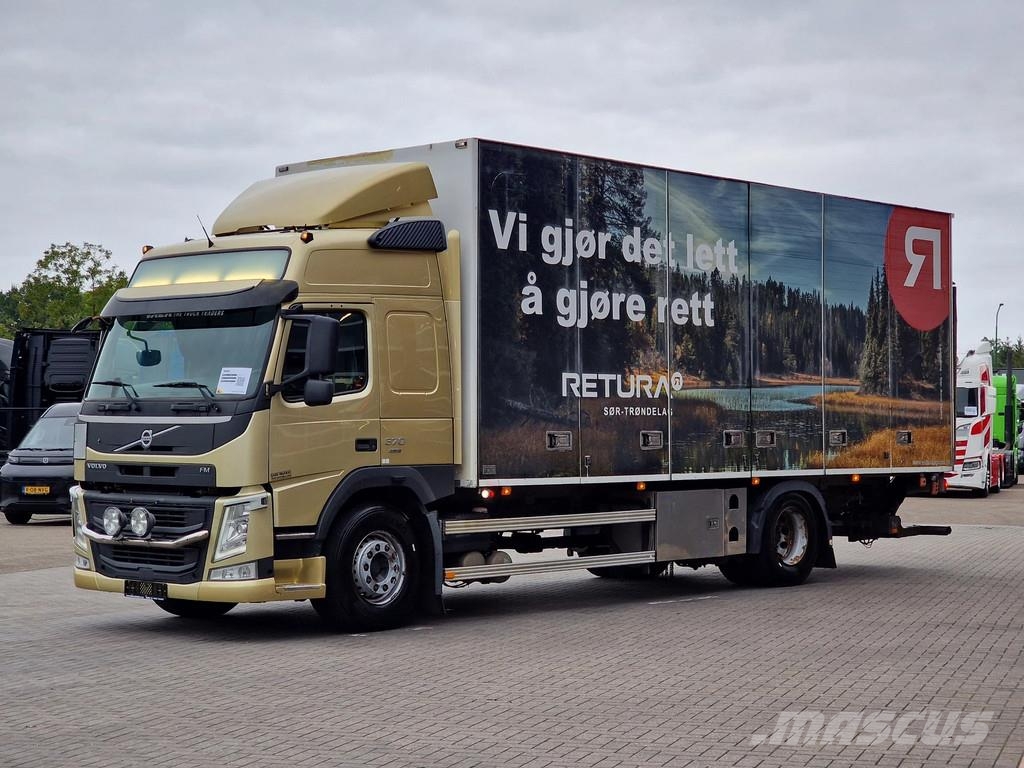 Volvo FM 370 Globetrotter 4x2 - Buggsbygg box with sided Bakwagens met gesloten opbouw