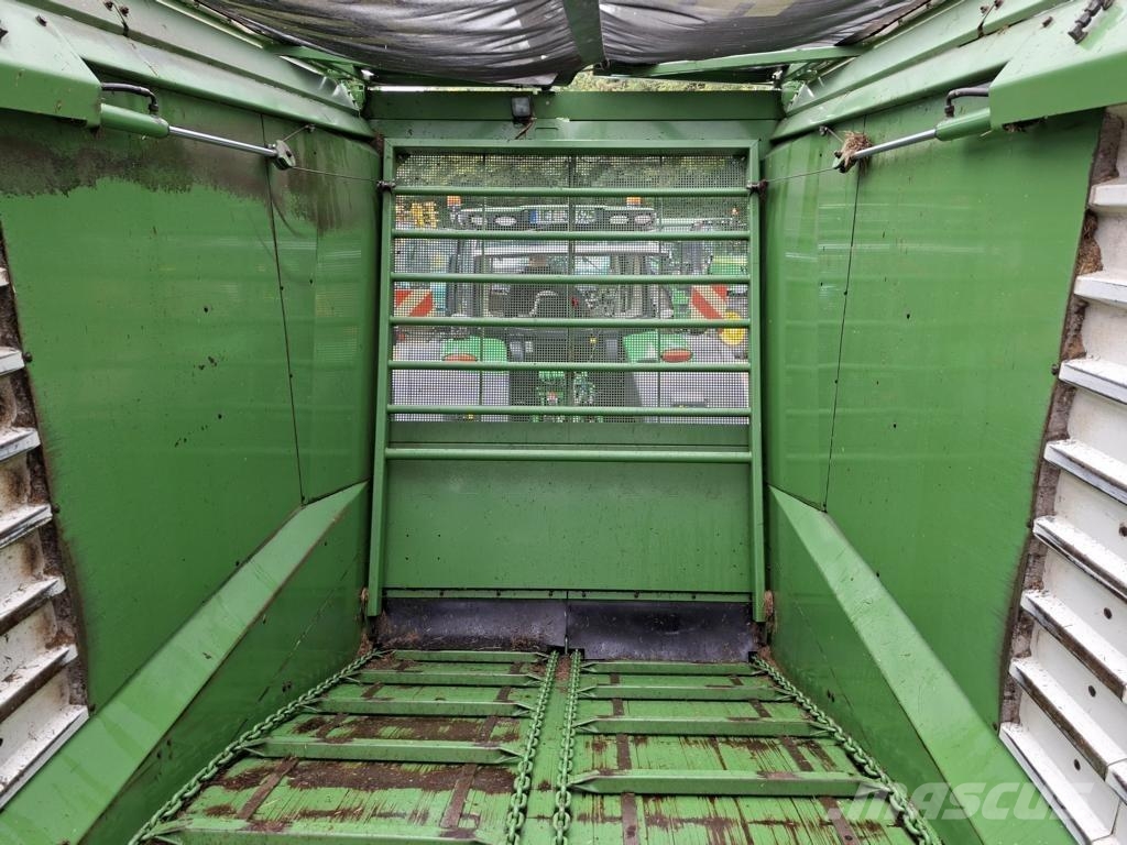 Krone TX460D Oprema za polaganje in upravljanje