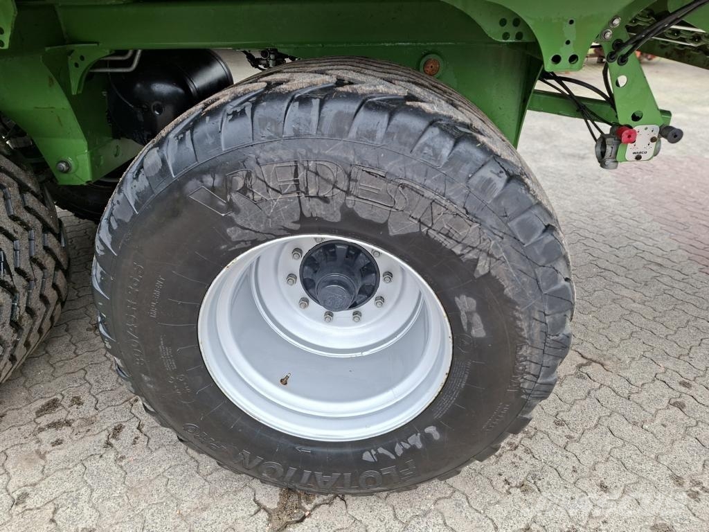 Krone TX460D Oprema za polaganje in upravljanje