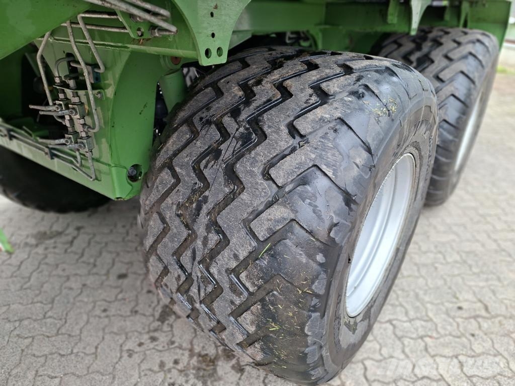 Krone TX460D Oprema za polaganje in upravljanje