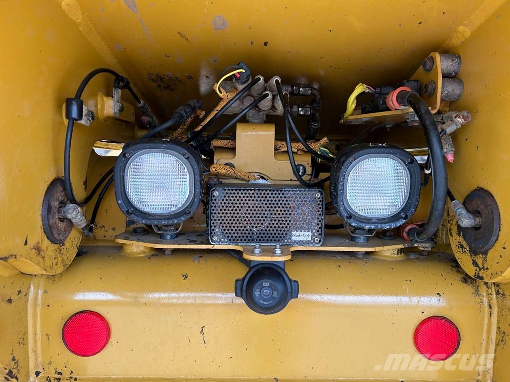CAT 730 Dumpers articolati