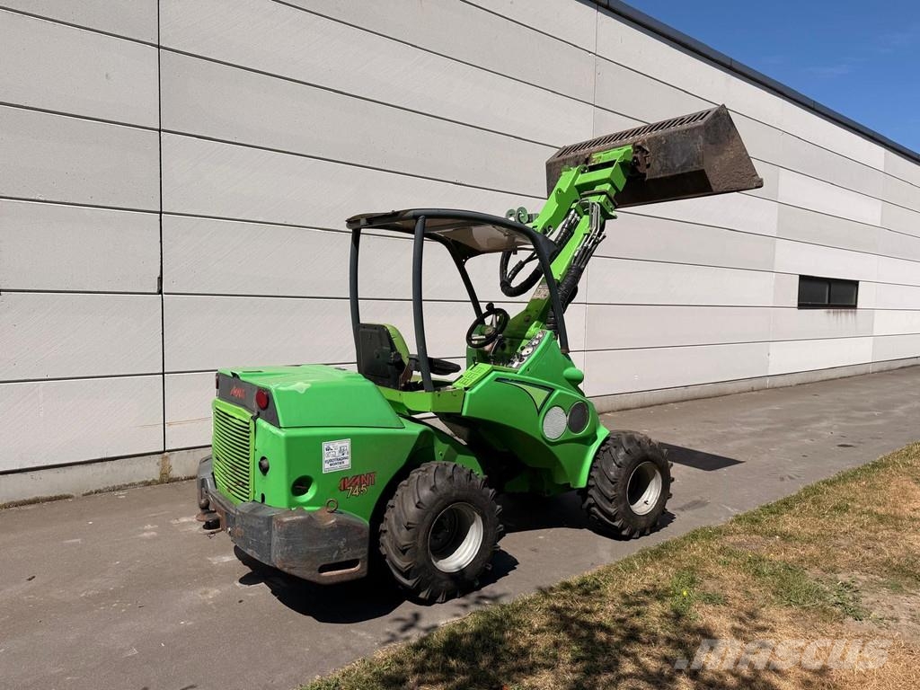 Avant M745 Pyöräkuormaajat