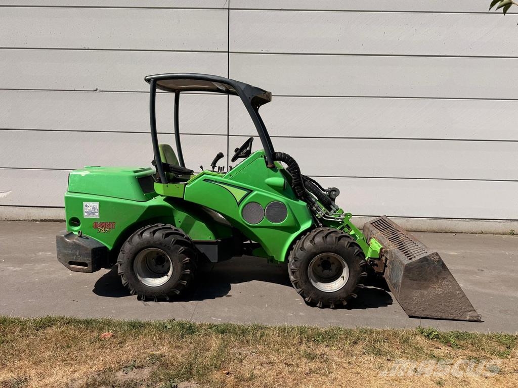 Avant M745 Pyöräkuormaajat