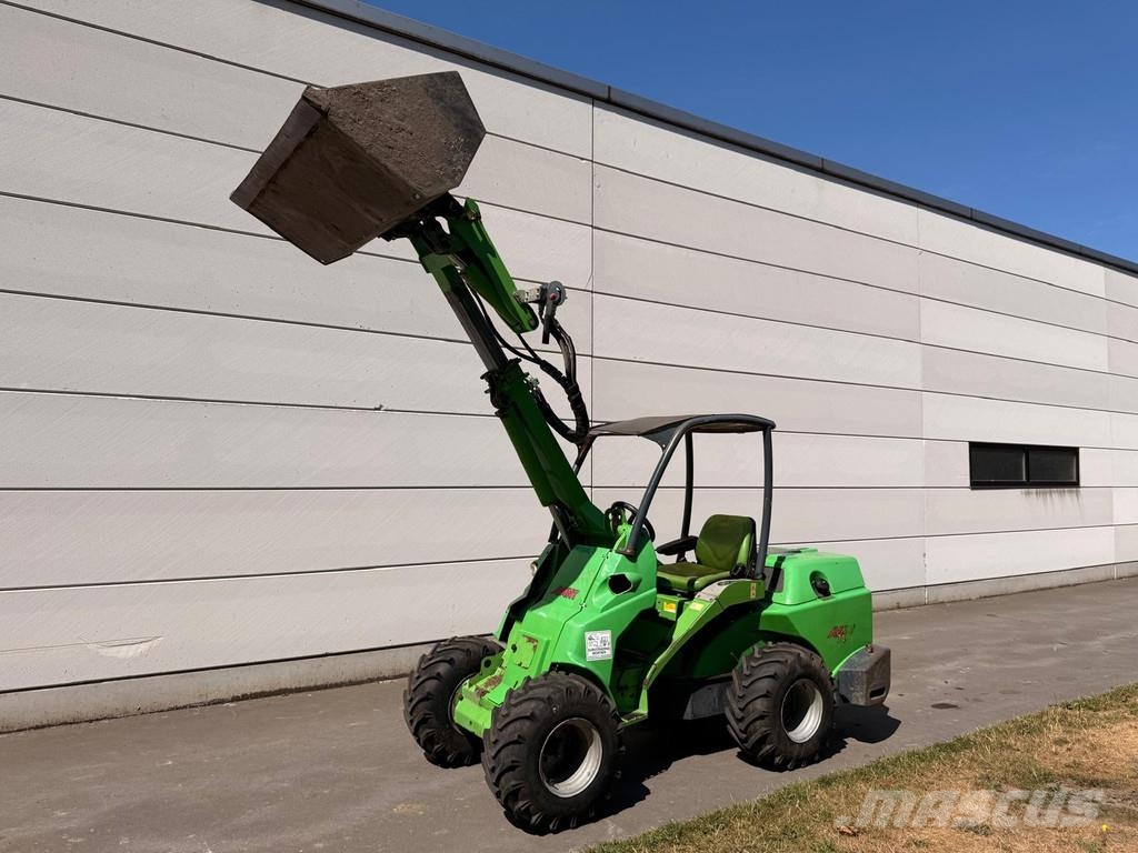 Avant M745 Pyöräkuormaajat