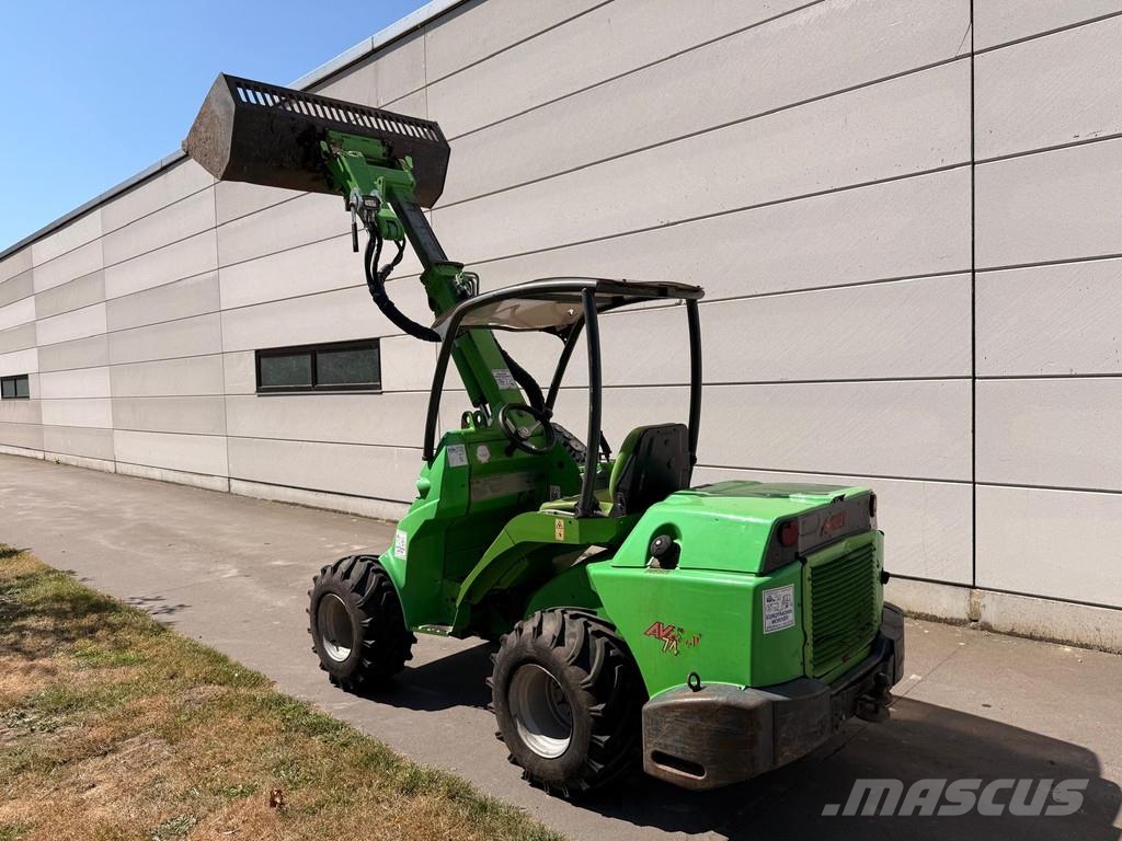 Avant M745 Pyöräkuormaajat
