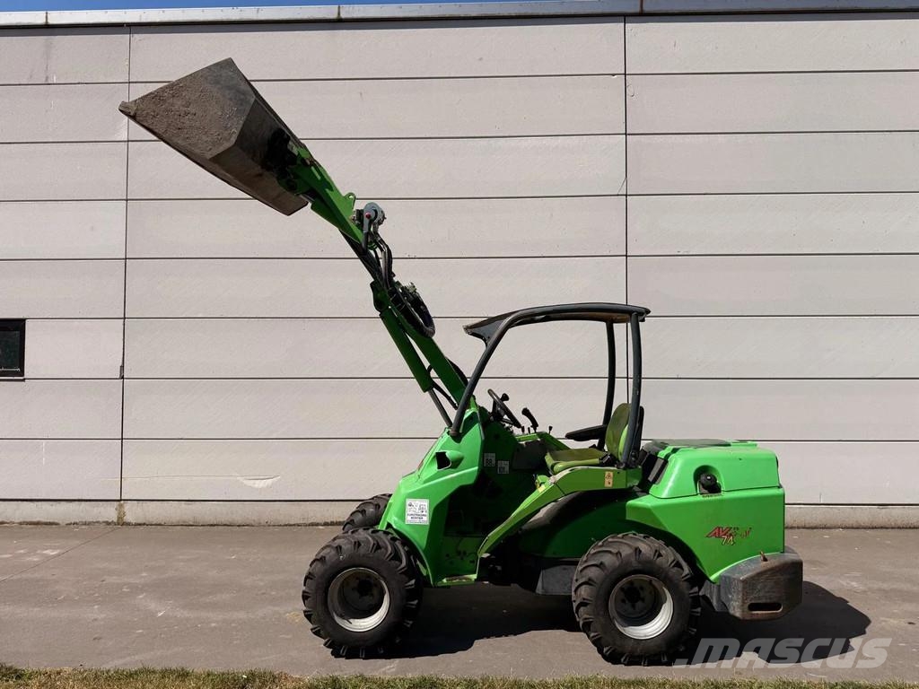 Avant M745 Pyöräkuormaajat