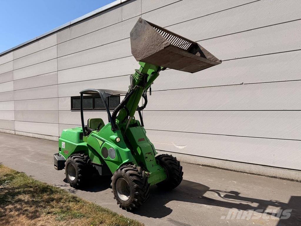 Avant M745 Pyöräkuormaajat