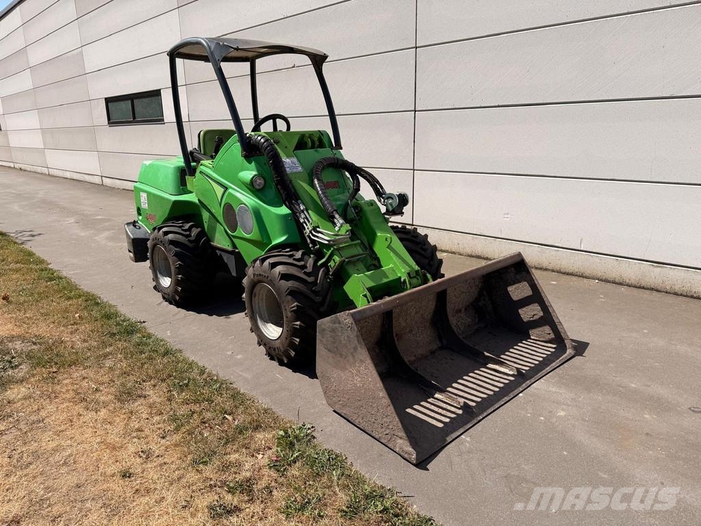 Avant M745 Pyöräkuormaajat