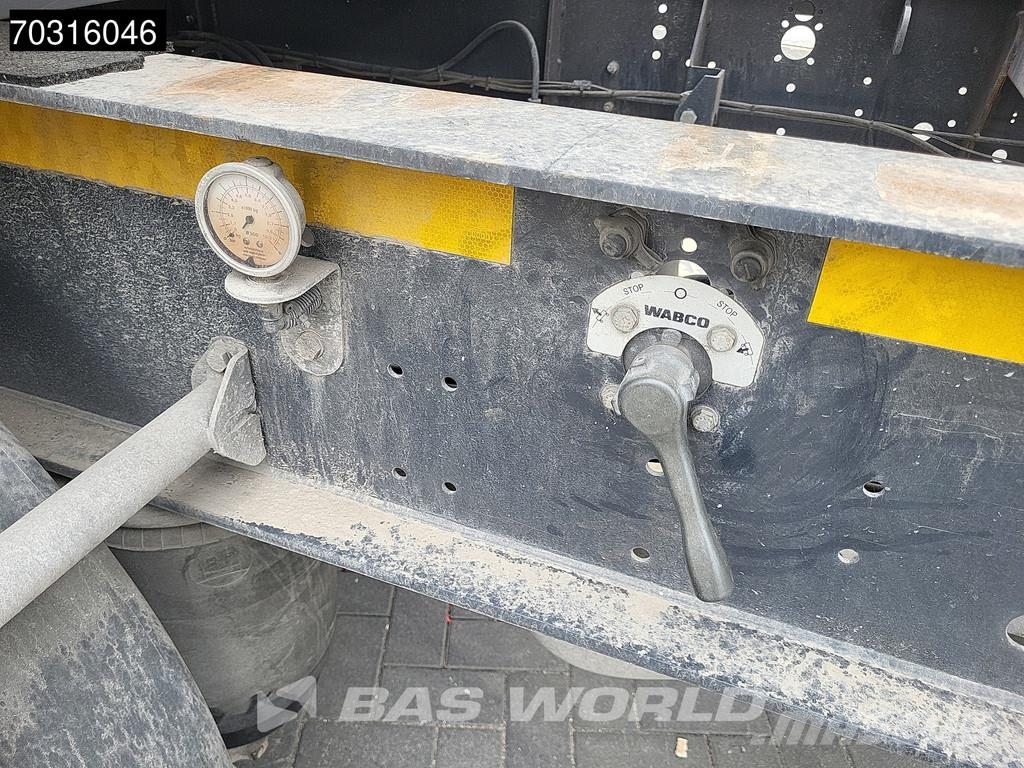 Kässbohrer CS 3 axles Lift Axle 40ft Containerchassis