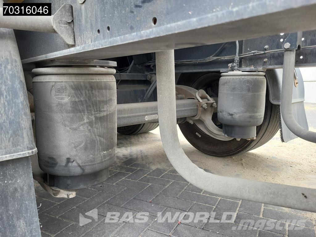 Kässbohrer CS 3 axles Lift Axle 40ft Containerchassis