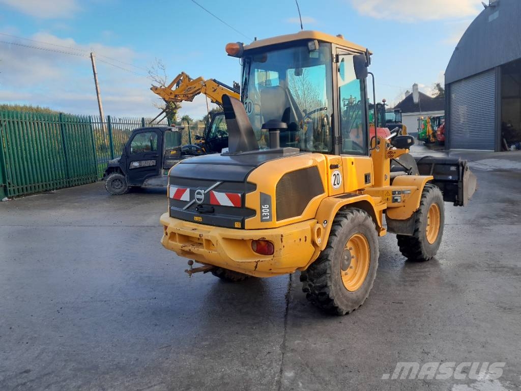 Volvo L 30 G لوادر بعجل
