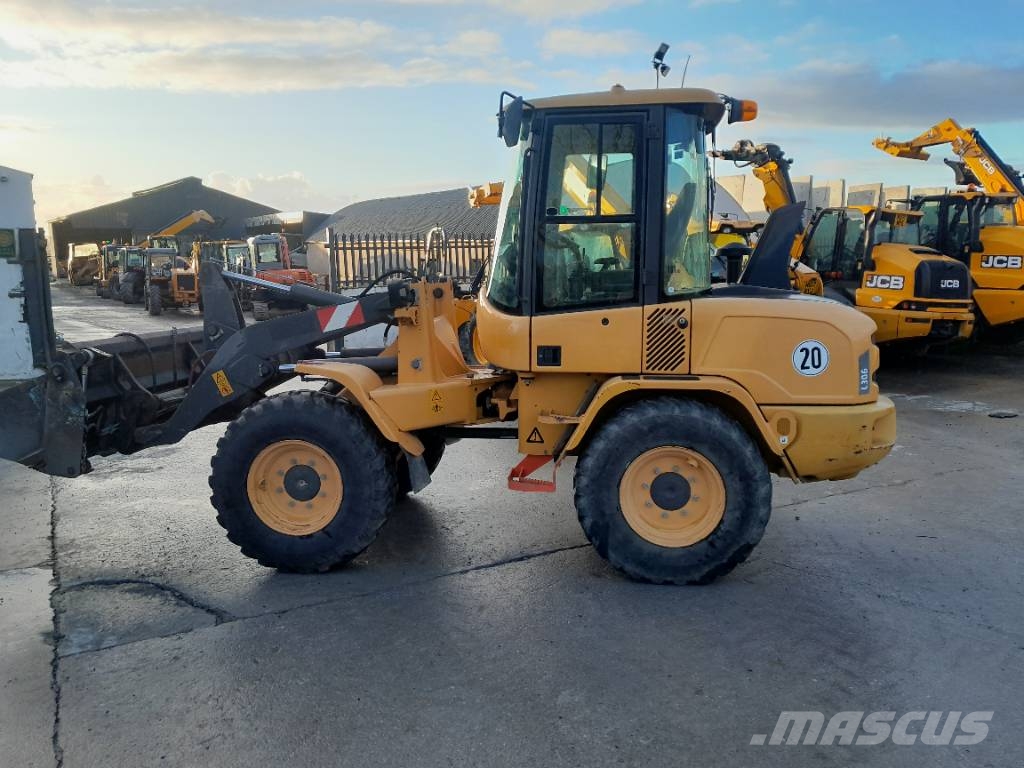 Volvo L 30 G لوادر بعجل