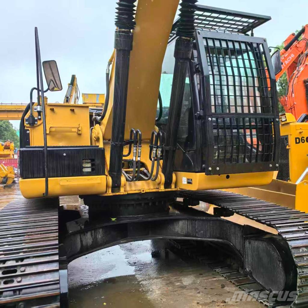 CAT 323 D L Kāpurķēžu ekskavatori
