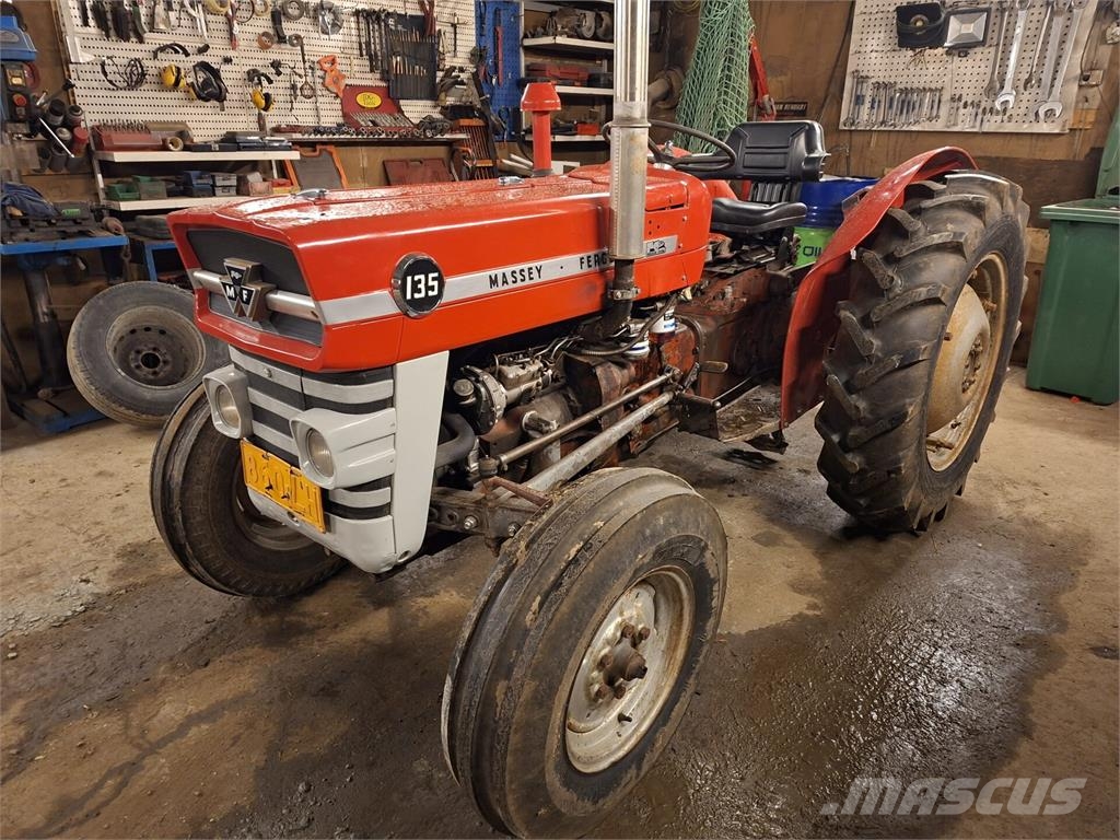 Massey Ferguson 135 Traktoriai