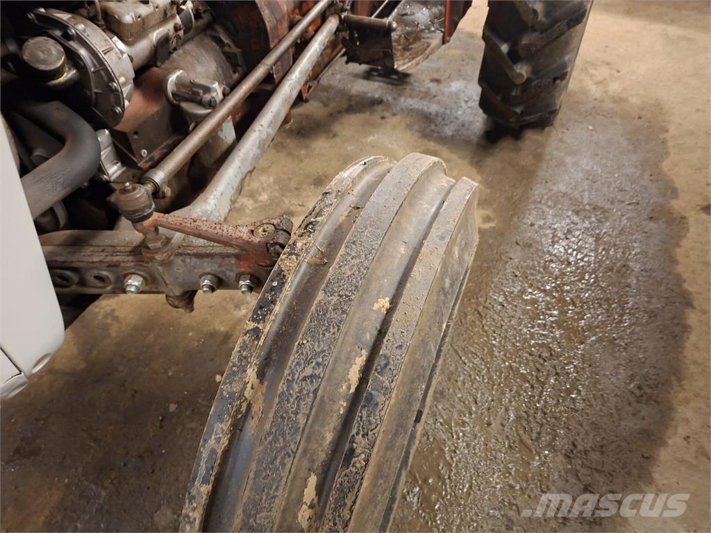 Massey Ferguson 135 Traktoriai