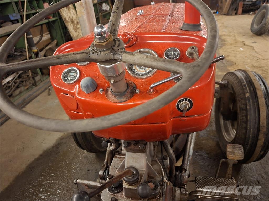 Massey Ferguson 135 Traktoriai