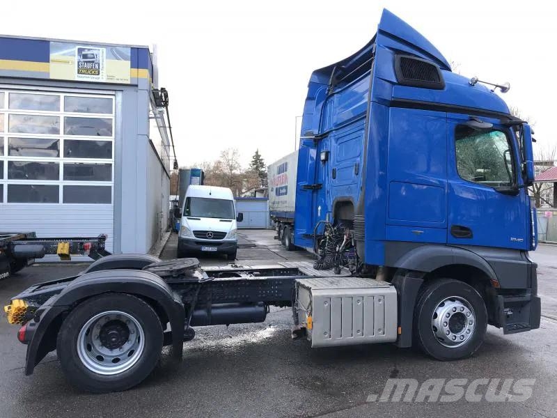 Mercedes-Benz Actros 1845 LS LOW MEGA Streamspace Intarder 曳引機組件