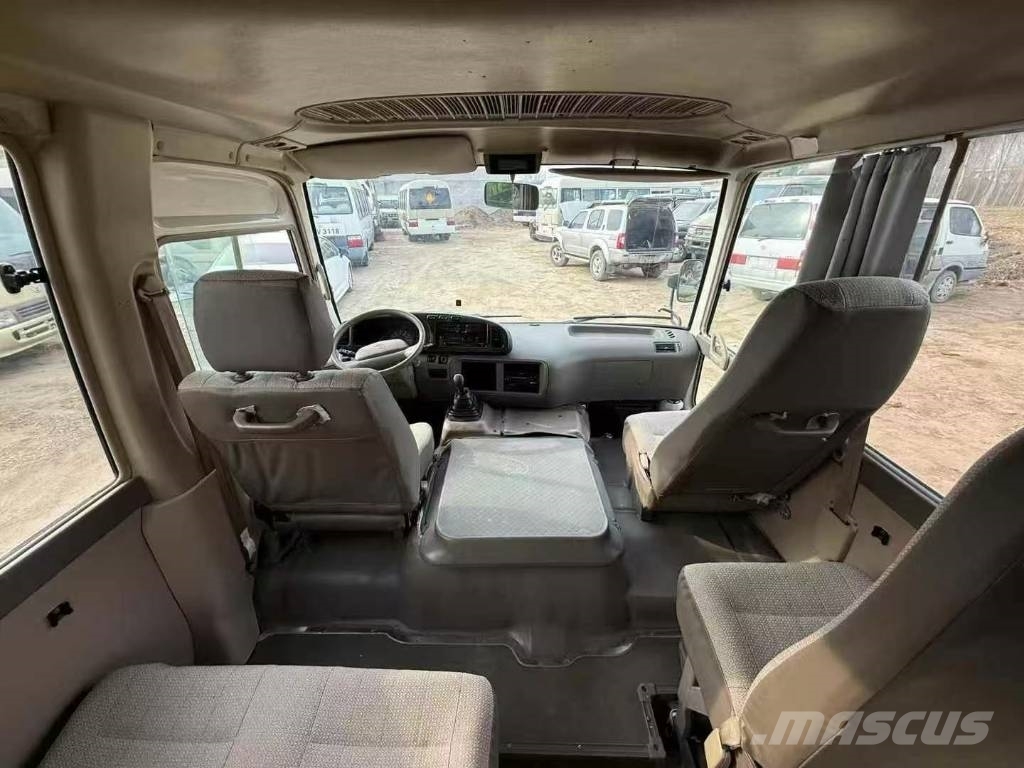 Toyota Coaster Bus 迷你巴士