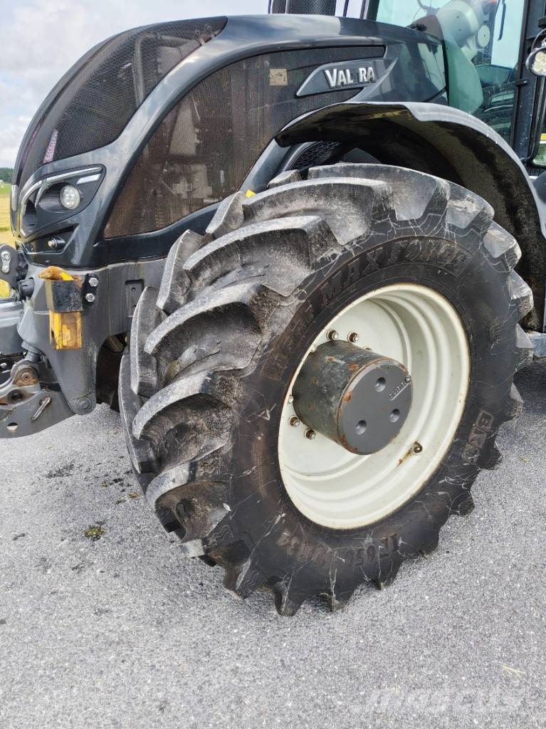 Valtra S 374 Tractores