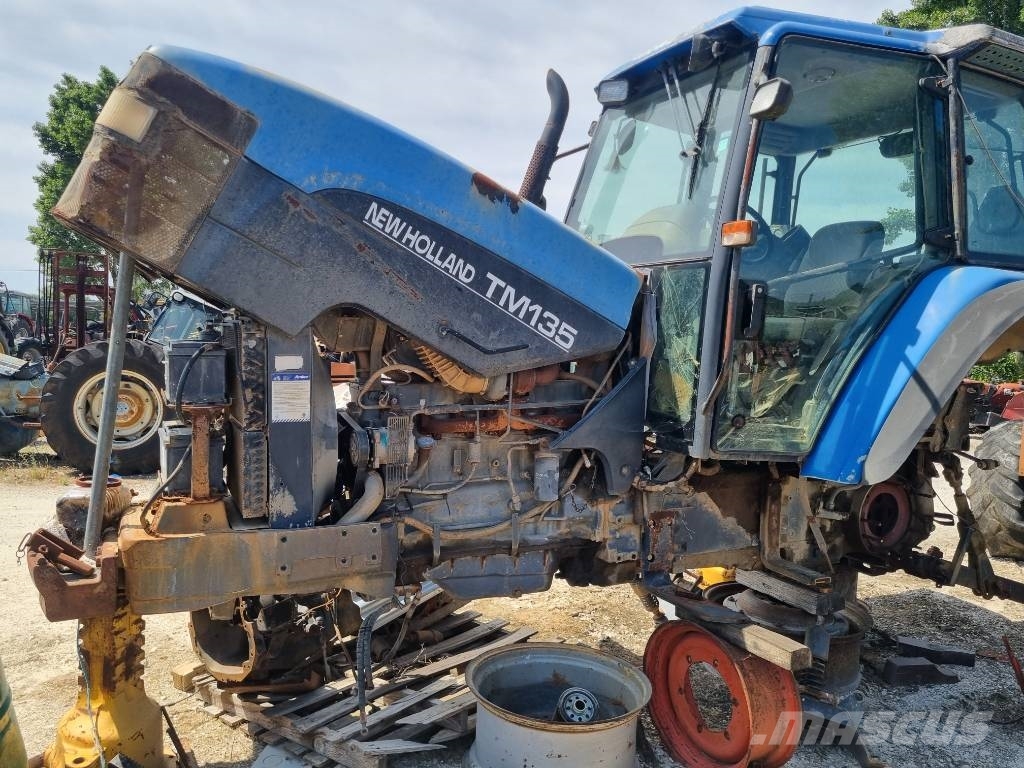 New Holland TM135 PARA PEÇAS Traktorer