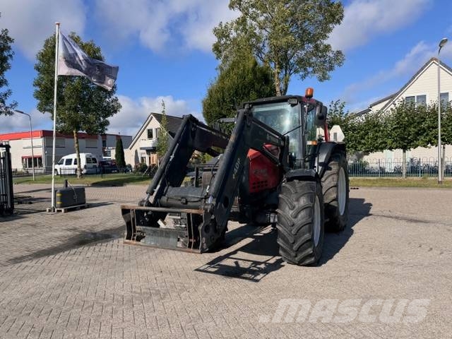Valtra Valmet 6550 hitech met voorlader 拖拉机/农用车
