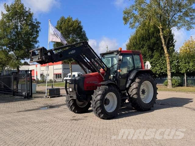 Valtra Valmet 6550 hitech met voorlader 拖拉机/农用车