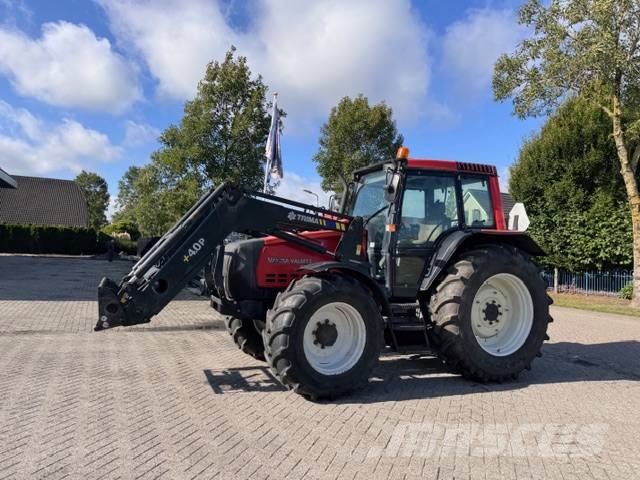 Valtra Valmet 6550 hitech met voorlader 拖拉机/农用车