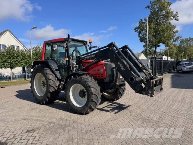 Valtra Valmet 6550 hitech met voorlader 拖拉机/农用车