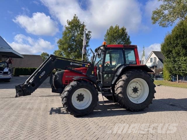 Valtra Valmet 6550 hitech met voorlader 拖拉机/农用车