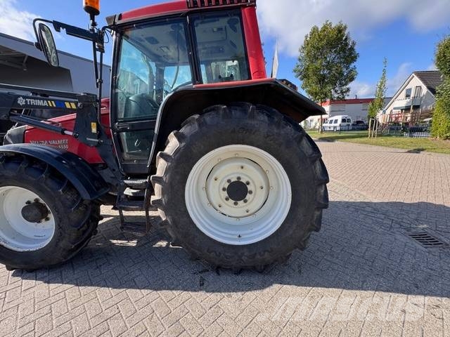 Valtra Valmet 6550 hitech met voorlader 拖拉机/农用车