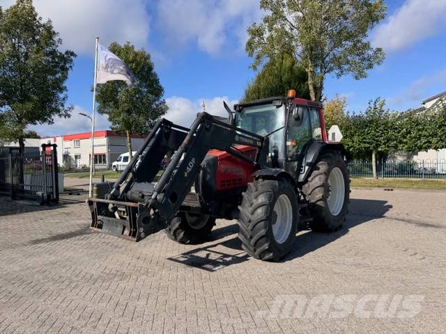 Valtra Valmet 6550 hitech met voorlader 拖拉机/农用车