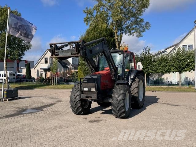 Valtra Valmet 6550 hitech met voorlader 拖拉机/农用车