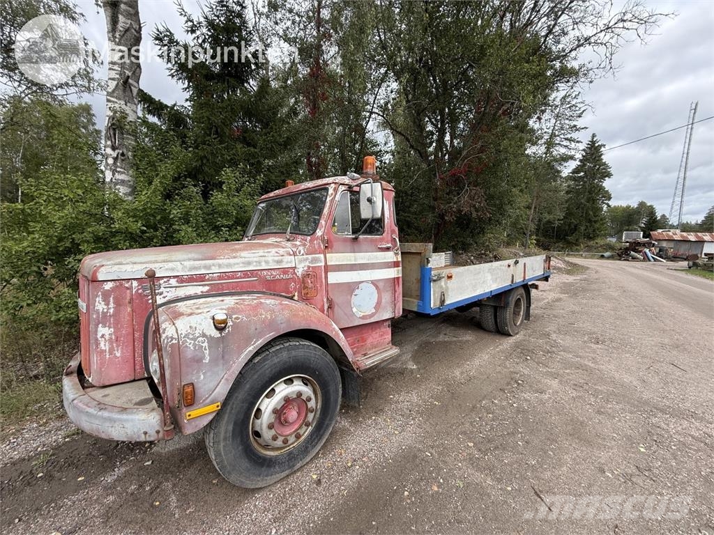 Scania L 80 S 50 Camion plateau ridelle avec grue