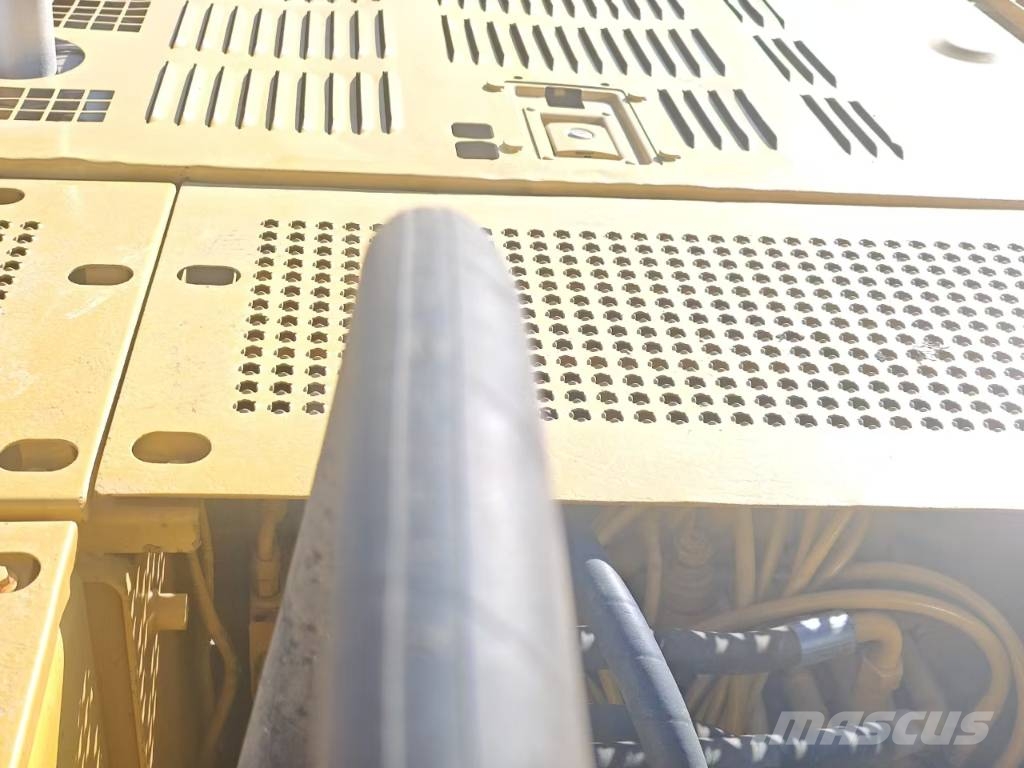 CAT 320 C L Lánctalpas kotrók