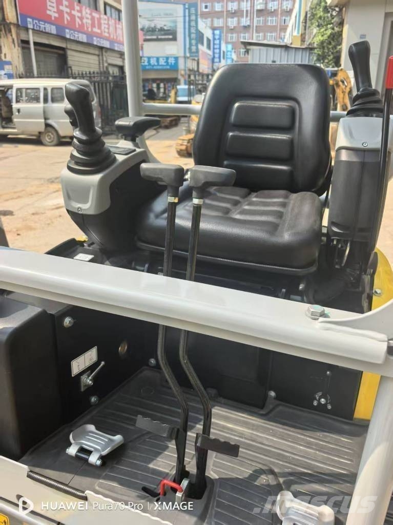 Wacker Neuson EZ 20 Bagri goseničarji