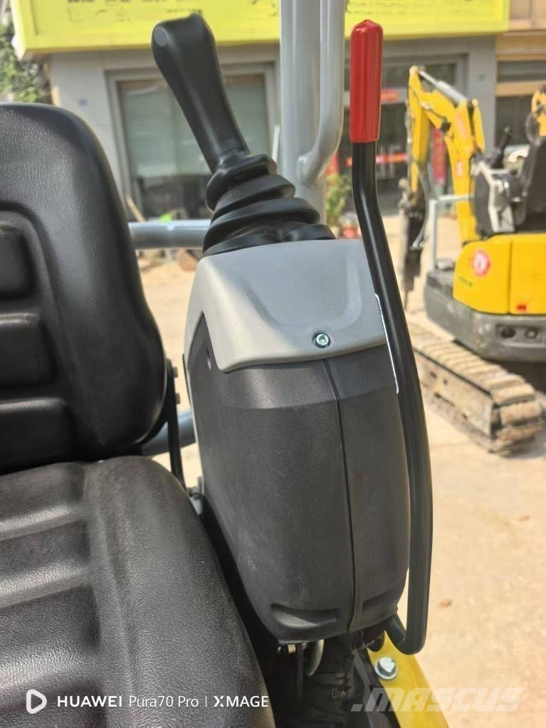 Wacker Neuson EZ 20 Bagri goseničarji