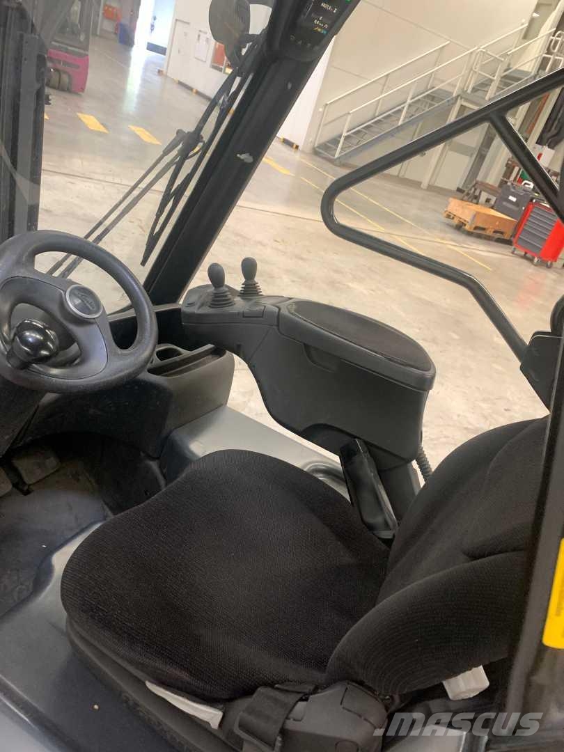 Linde E16H Electric forklifts